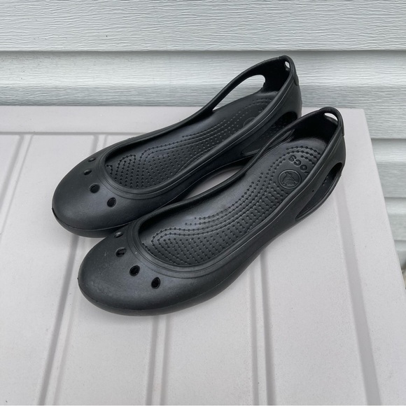 CROCS Kadee Ballet Flats Black Slip On Shoes Cutout Detaild Size 7 Women’s - Picture 2 of 9